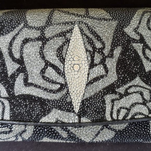 Stingray Wallet - Picture 3 of 13